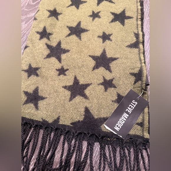 NWT STEVE MADDEN Scarf - Picture 3 of 6